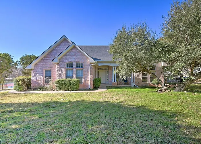 Lakefront Getaway W/ Boat Dock, Canoe, Grill!