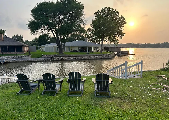 Lake Granbury Retreat