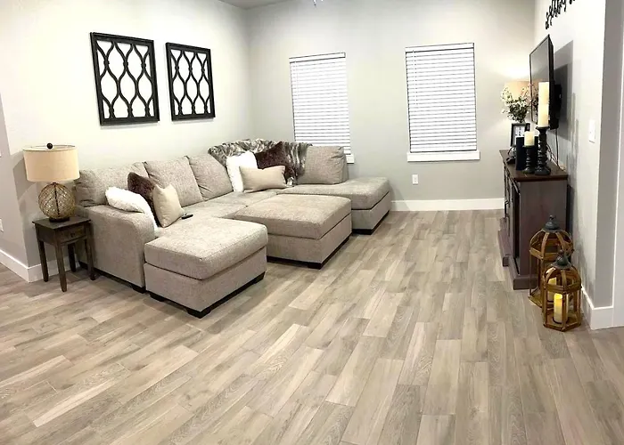 Mins To Granbury Med Ctr, Mins To Lake, Firepit, Stunning Modern Kitchen