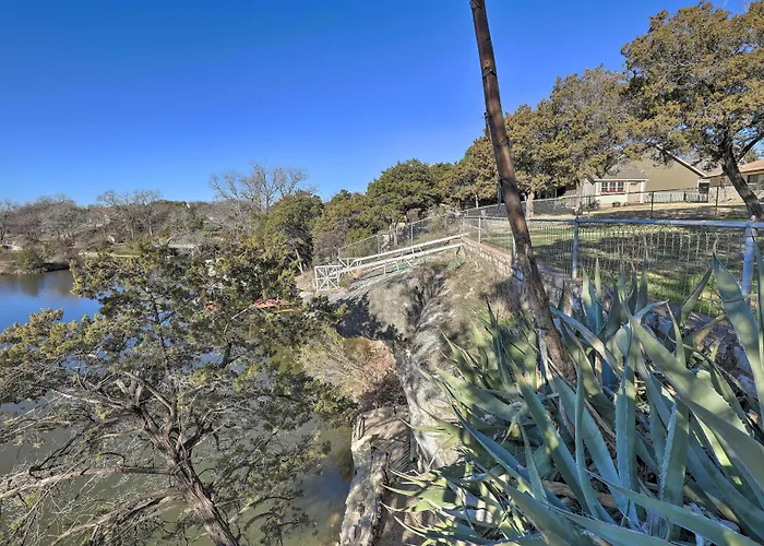 Granbury Getaway W/ Lake Views: 2 Mi To Downtown!